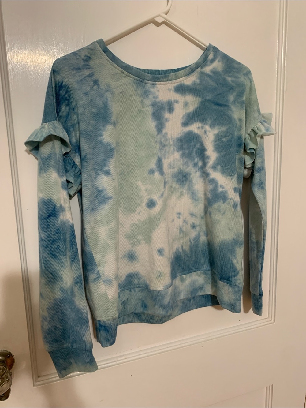 Cupio Blue and White Tie-Dye Ruffle Sleeve Sweatshirt